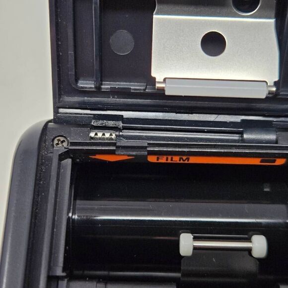 PENTAX IQ ZOOM 115M 35MM POINT & SHOOT FILM CAMERA W/ 90'S CASE NEW BATTERY - Picture 9 of 11